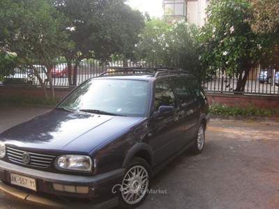 Volkswagen Golf GOLF VARIANT 1.6 GT HENRY LLOID Blu/Azzurro usata CATANIA