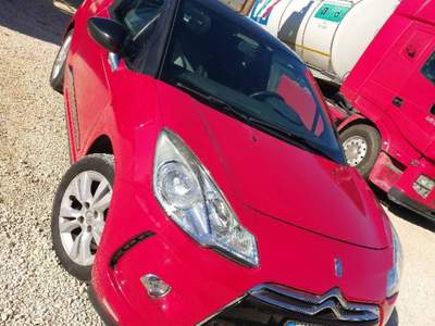 DS Automobiles DS 3 DS 3   1.4 benzina  Rosso usata Cerignola