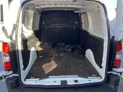 Peugeot Partner L2H1  50KWH PREMIUM Bianco usata Roma