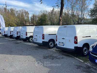 Peugeot Partner L2H1  50KWH PREMIUM Bianco usata Roma