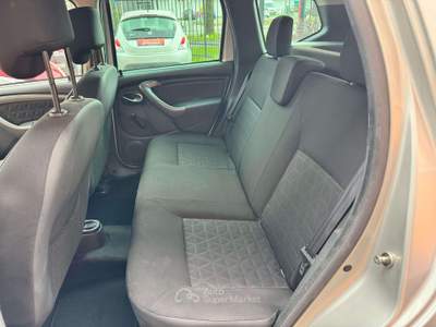 Dacia Duster 1.5 dci Laureate 4x2 110cv Grigio usata Cernusco sul Naviglio