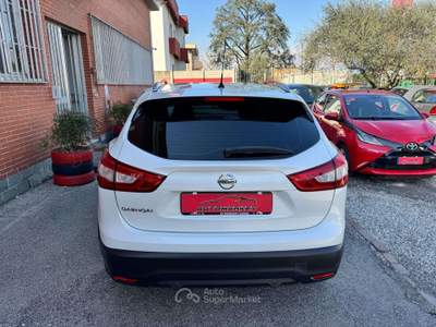 Nissan Qashqai 1.6 dci Acenta 4wd 130cv E6 Bianco usata Cernusco sul Naviglio