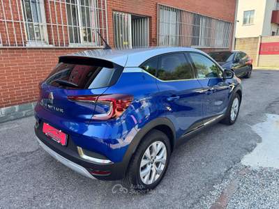 Renault Captur 1.0 tce Intens 90cv Blu/Azzurro usata Cernusco sul Naviglio
