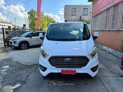 Ford Tourneo Custom 2.0 TDCI 130cv TITANIUM SEDILI GIRABILI 8 POSTI Bianco usata Cernusco sul Naviglio