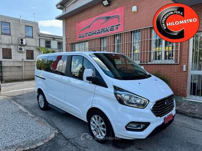 Ford Tourneo Custom 2.0 TDCI 130cv TITANIUM SEDILI GIRABILI 8 POSTI Bianco usata Cernusco sul Naviglio