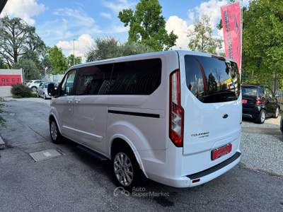 Ford Tourneo Custom 2.0 TDCI 130cv TITANIUM SEDILI GIRABILI 8 POSTI Bianco usata Cernusco sul Naviglio