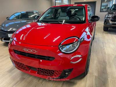 Fiat 600 Hybrid 110 CV DCT MHEV Icon Rosso usata Scandiano