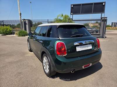 MINI Cooper 1.5 Cooper D 5 porte Verde usata Taranto