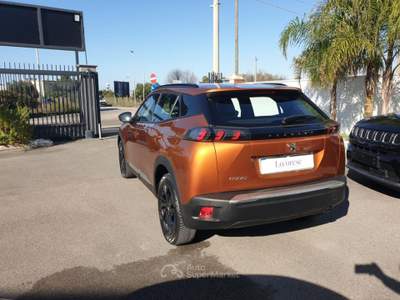 Peugeot 2008 BlueHDi 100 S&S Allure Navi Pack Arancione usata Taranto