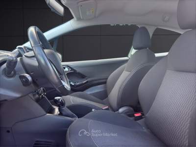 Peugeot 208 1° serie PureTech 82 3 porte Active Grigio usata Napoli