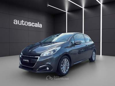 Peugeot 208 1° serie PureTech 82 3 porte Active Grigio usata Napoli