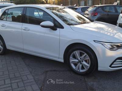 Volkswagen Golf 1.0 eTSI EVO DSG Life Bianco usata Roma