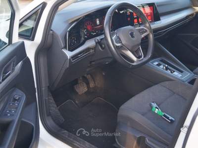 Volkswagen Golf 1.0 eTSI EVO DSG Life Bianco usata Roma