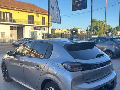 Peugeot 208 come nuova Argento usata San Tammaro