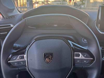 Peugeot 208 come nuova Argento usata San Tammaro