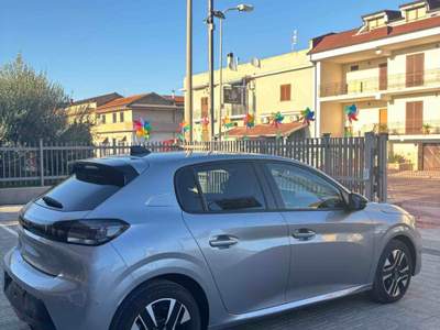 Peugeot 208 come nuova Argento usata San Tammaro