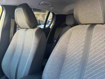 Peugeot 208 come nuova Argento usata San Tammaro