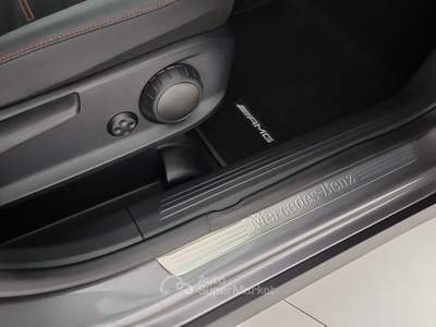 Mercedes-Benz Classe GLB 220 d Automatic 4Matic AMG Line Advanced Plus 7 Posti Grigio usata Reggio nell'Emilia