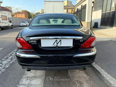Jaguar X-Type 2.5 V6 Executive AWD - PELLE/PDC/XENON Nero usata Sesto San Giovanni