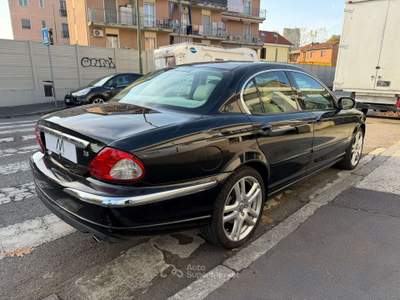 Jaguar X-Type 2.5 V6 Executive AWD - PELLE/PDC/XENON Nero usata Sesto San Giovanni