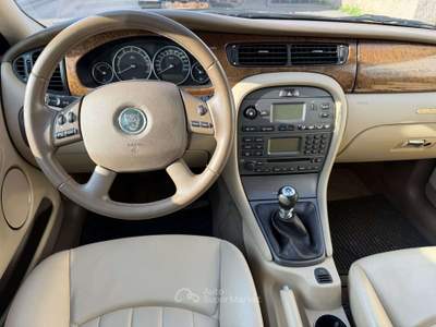 Jaguar X-Type 2.5 V6 Executive AWD - PELLE/PDC/XENON Nero usata Sesto San Giovanni