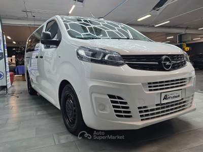 Opel Vivaro Life OPEL VIVARO LIFE EXTRA LUNGO 1500 120CV 9P + IVA Bianco usata Torino