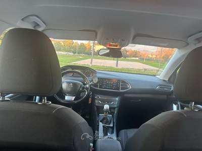 Peugeot 308 1.5 bussines hdi 130 cv Blu/Azzurro usata Sarego