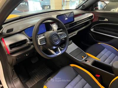 Jeep Avenger Avenger 1.2 Turbo 145 CV MHEV 4xe The North Face Bianco usata MONTE URANO
