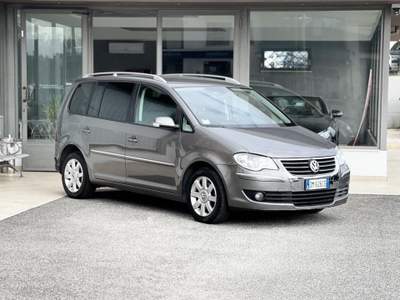 Volkswagen Touran Benzina 170CV Automatica 7 Posti - 2008 Argento usata Roma