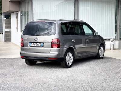 Volkswagen Touran Benzina 170CV Automatica 7 Posti - 2008 Argento usata Roma