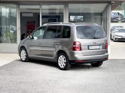 Volkswagen Touran Benzina 170CV Automatica 7 Posti - 2008 Argento usata Roma