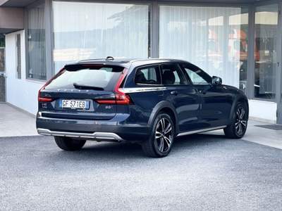 Volvo V90 Cross Country 2.0 Hybrid 250CV E6 AWD Automatica - 2021 Blu/Azzurro usata Roma