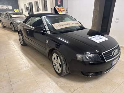 Audi A4 Cabriolet 2.5 V6 TDI cat Nero usata LUCERA