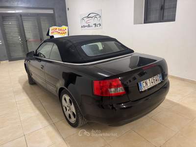 Audi A4 Cabriolet 2.5 V6 TDI cat Nero usata LUCERA