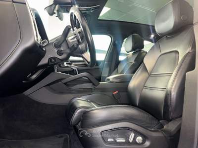 Porsche Cayenne Coupè 3.0 V6 E-Hybrid TETTO Nero usata Villa Carcina