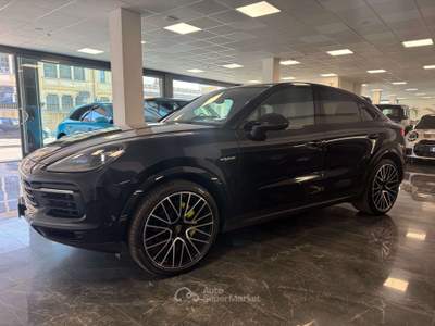 Porsche Cayenne Coupè 3.0 V6 E-Hybrid TETTO Nero usata Villa Carcina