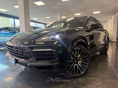 Porsche Cayenne Coupè 3.0 V6 E-Hybrid TETTO Nero usata Villa Carcina
