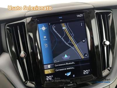 Volvo XC60 2.0 b4 momentum pro auto Argento usata Bari