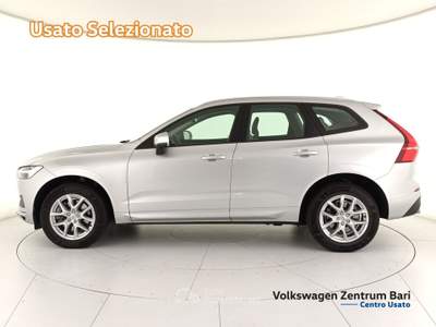 Volvo XC60 2.0 b4 momentum pro auto Argento usata Bari