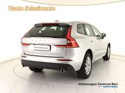 Volvo XC60 2.0 b4 momentum pro auto Argento usata Bari