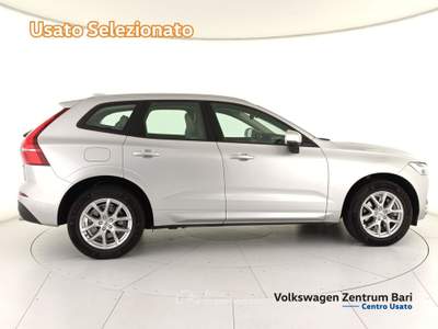 Volvo XC60 2.0 b4 momentum pro auto Argento usata Bari