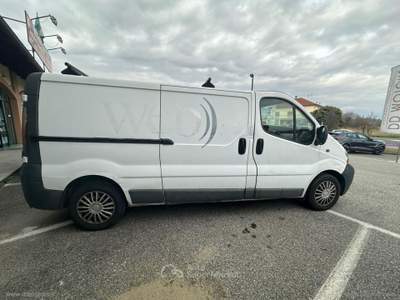 Renault Trafic Trafic T27 1.9dCi/100PC-TN Combi Confort OCCASIONE Bianco usata Villanova Canavese