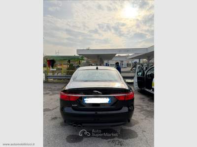 Jaguar XF XF 2.0 D 180 CV aut. R-Sport Nero usata Brembate di Sopra