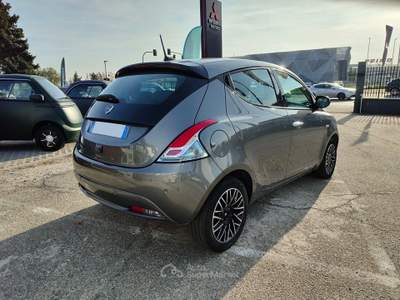 Lancia Ypsilon 1.0 FireFly Hybrid Platino Grigio usata Mappano