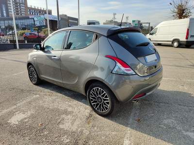 Lancia Ypsilon 1.0 FireFly Hybrid Platino Grigio usata Mappano
