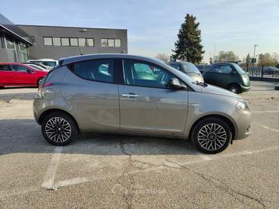 Lancia Ypsilon 1.0 FireFly Hybrid Platino Grigio usata Mappano