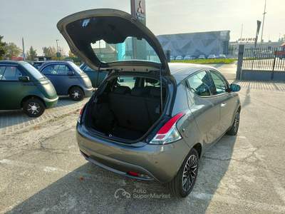 Lancia Ypsilon 1.0 FireFly Hybrid Platino Grigio usata Mappano