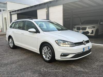 Volkswagen Golf Golf Variant 1.6 TDI 115CV Business BMT Bianco usata Mesagne