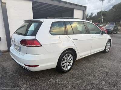 Volkswagen Golf Golf Variant 1.6 TDI 115CV Business BMT Bianco usata Mesagne