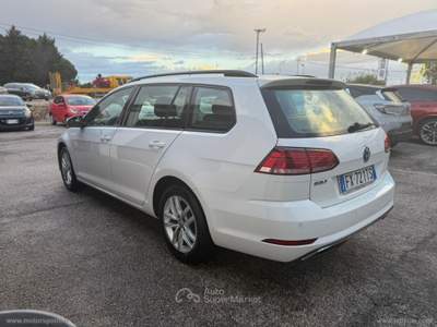 Volkswagen Golf Golf Variant 1.6 TDI 115CV Business BMT Bianco usata Mesagne